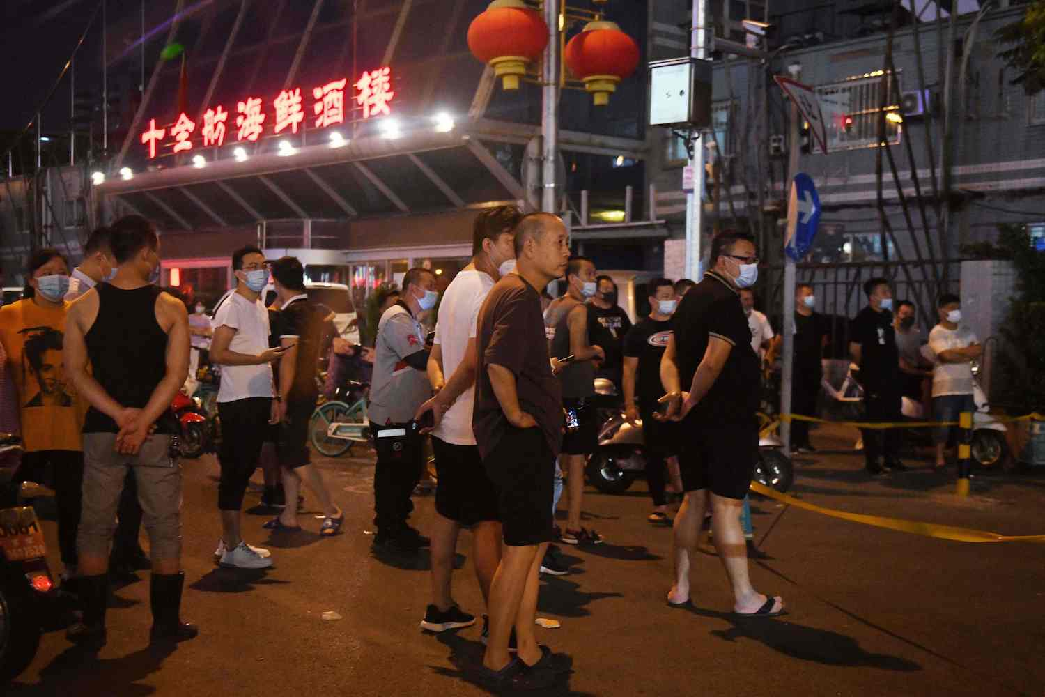 Beijing's fresh local Covid-19 cases worried to close the market, delay school's reopening
