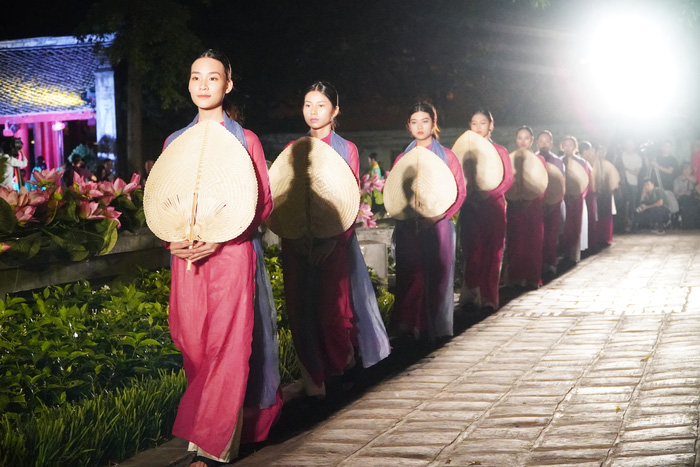 5658 aodai4