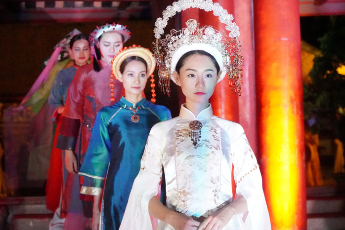 0205 aodai6