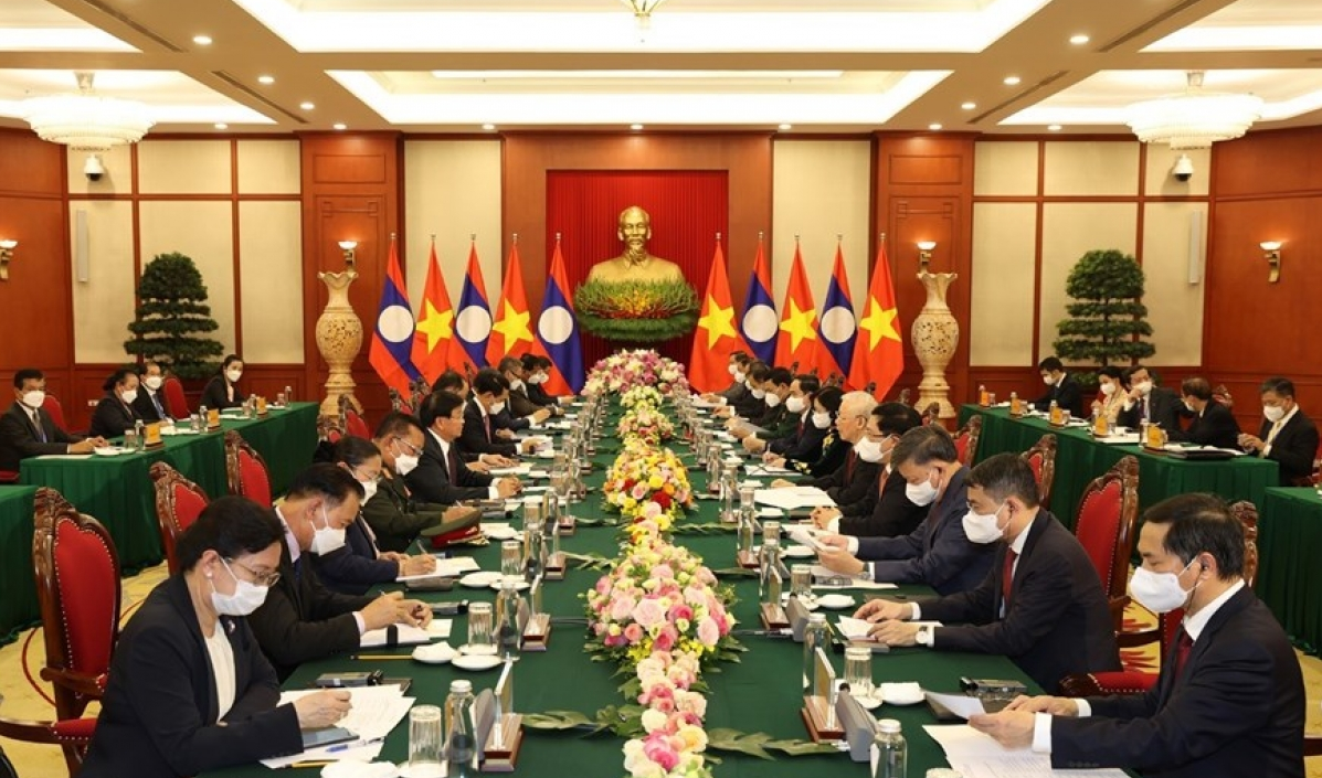 The two sides hold talks