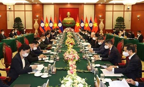 At the talks between General Secretary of the Communist Party of Vietnam (CPV) Central Committee Nguyen Phu Trong and General Secretary of the Lao People’s Revolutionary Party (LPRP) Central Committee and President of Laos Thongloun Sisoulith