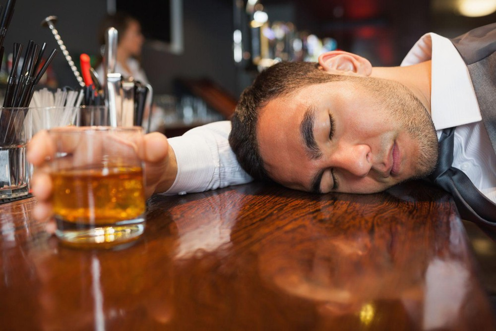 foreigners died and hospitalized after drinking beer