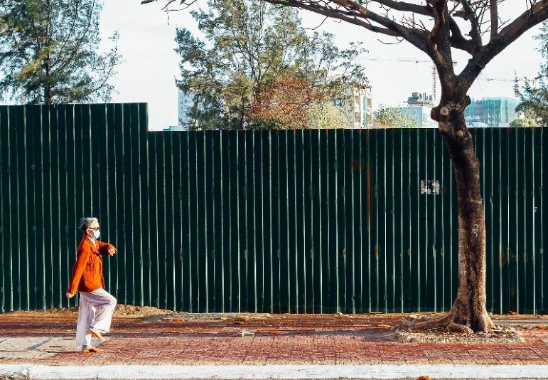 Peaceful daily life in Vung Tau in photo-shoots of a deaf American Photographer