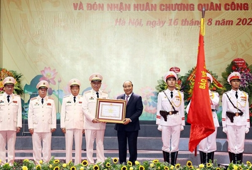 PM awards the first-class Military Exploit Order to the Ministry of Public Security