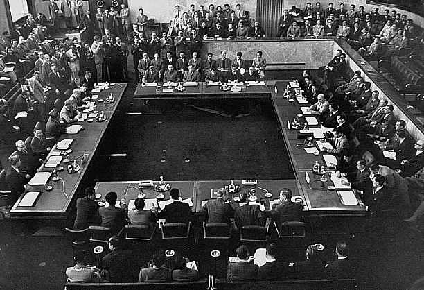 "Vietnam Diplomacy: 75 years together with the nation, devoting itself to the Fatherland and people"