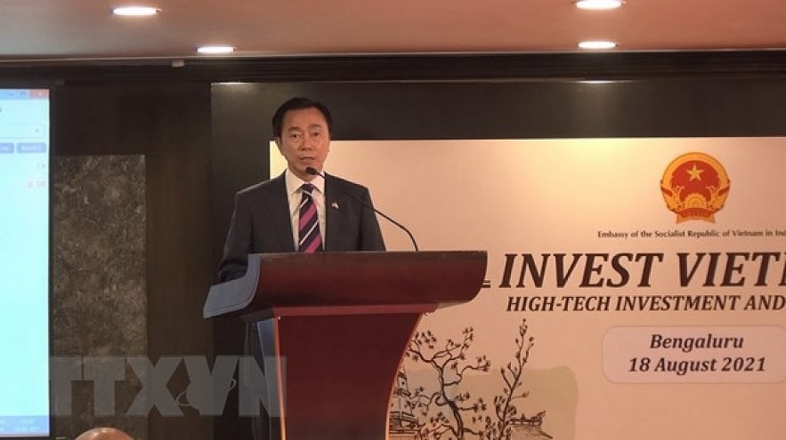 Vietnamese Ambassador to India Pham Sanh Chau addresses the forum