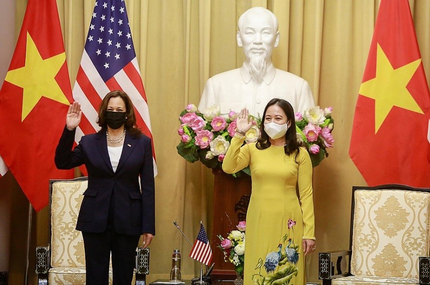 Over the past five years, Viet Nam's export revenue to the US surges 230 percent, while its import value up more than 175 percent. Photo: VNA