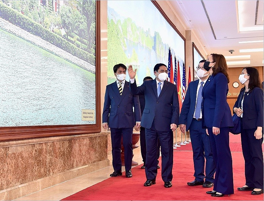 US Vice President Reaffirms US Commitment to Support Vietnam in COVID-19 Fight