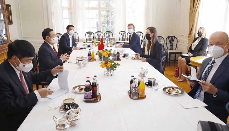 Both sides discuss numerous measures to promote cooperation betwen Vietnam and Finland.