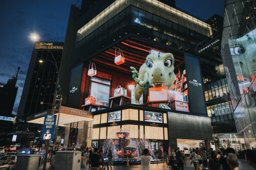 coach giant dinosaur rexy stomps over kuala lumpurs busiest shopping district