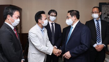 Vietnamese PM Meets Japanese Groups and Vietnamese Intellectuals for Relationship Strengthening