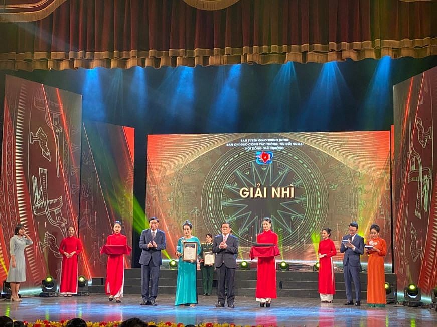 Vietnam Times Wins Two Prizes at 7th National External Information Service Awards