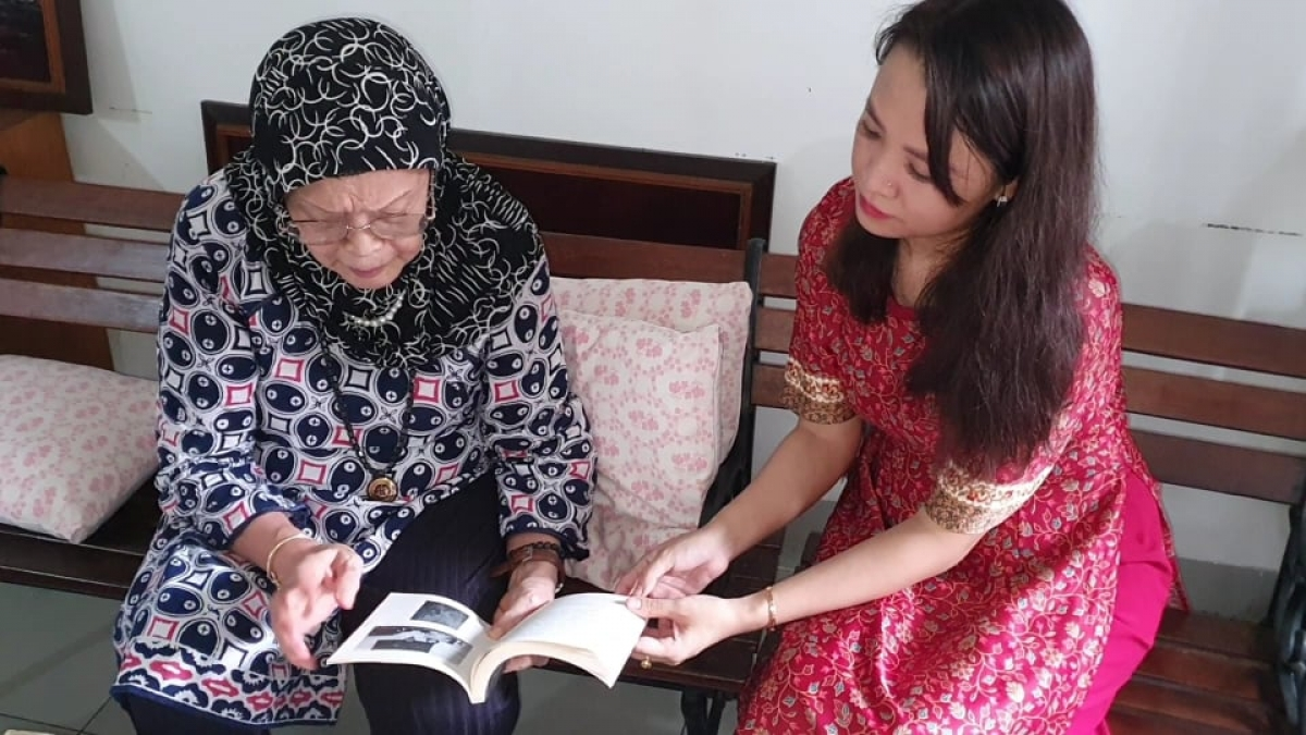 A former Indonesian diplomatic's lady shares memory of life during the Vietnam War