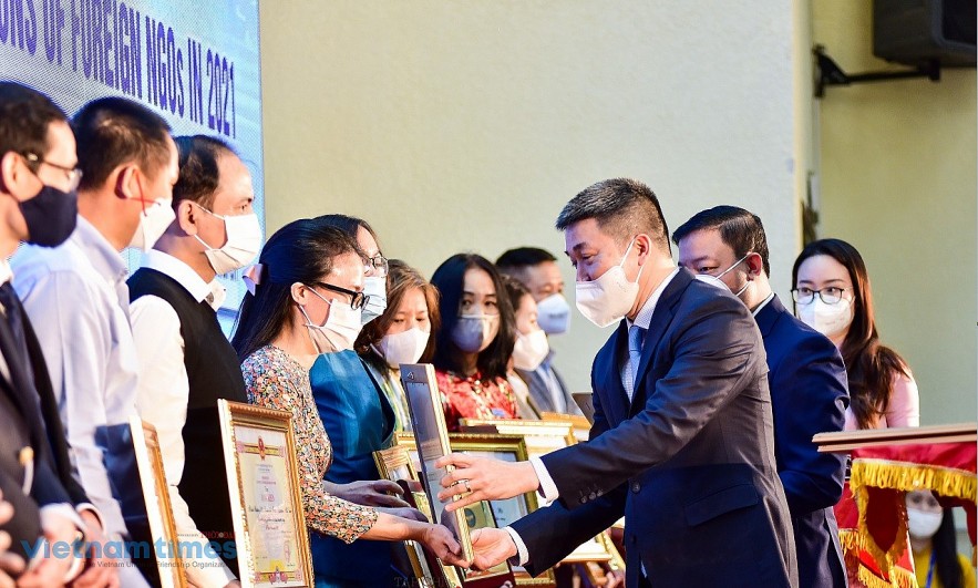 VUFO Honors 49 Foreign NGOs for Outstanding Performance in 2021