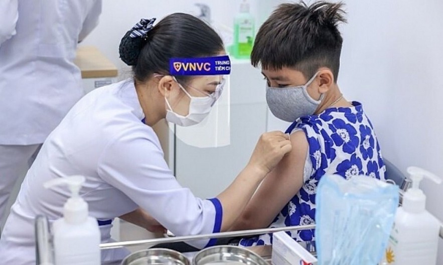 Vietnamese children aged 5-11 will soon be vaccinated against Covid-19. Photo: VGP