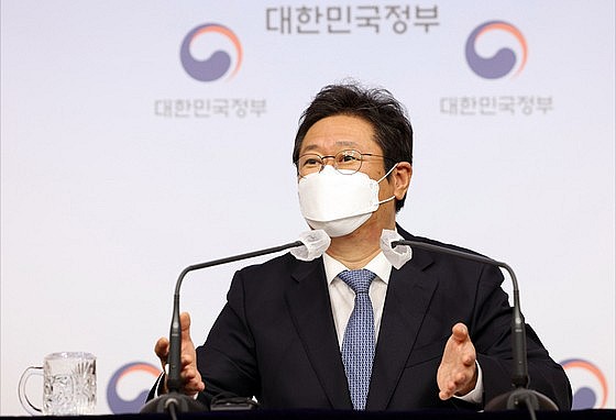 RoK Minister of Culture, Sports and Tourism Hwang Hee. Photo: koreajoongangdaily