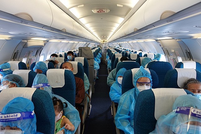 Vietnam Eases Entry Procedures for Foreigners and Overseas Vietnamese