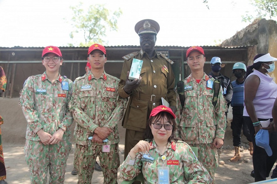 Vietnamese 'Blue Beret' Soldiers Support South Sudanese Prisoners