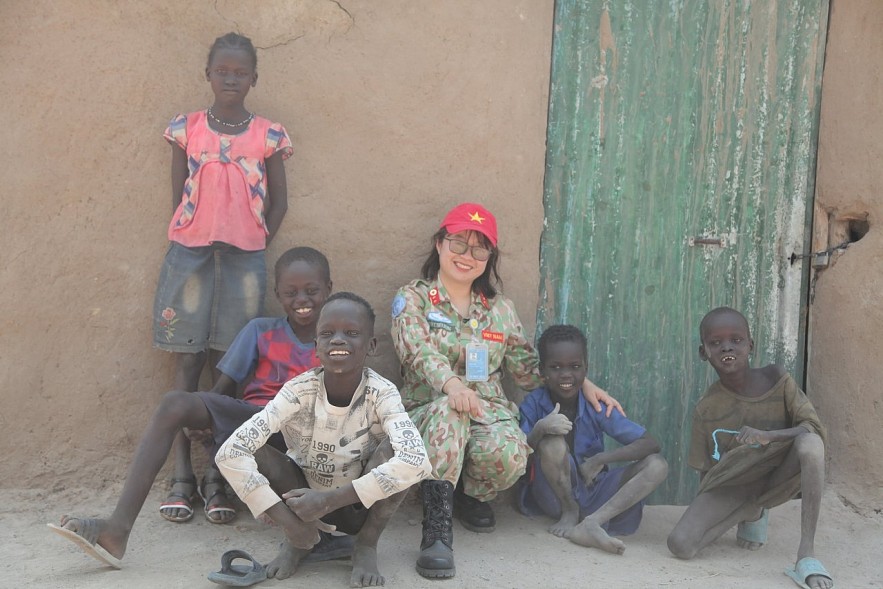 Vietnamese 'Blue Beret' Soldiers Support South Sudanese Prisoners
