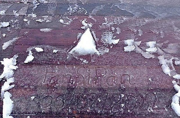 A light rain mixed with snow occurred on Mount Fansipan on February 6. Photo: VNA