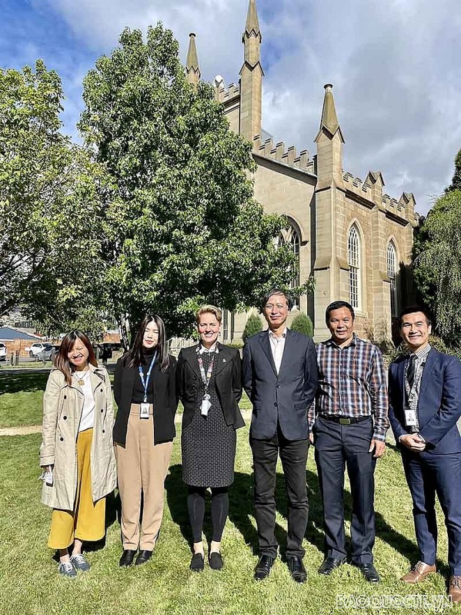 Tasmania Ready to Have Comprehensive Cooperation with Vietnam