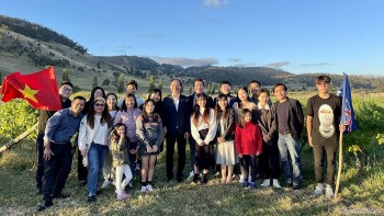 Tasmania Ready to Have Comprehensive Cooperation with Vietnam