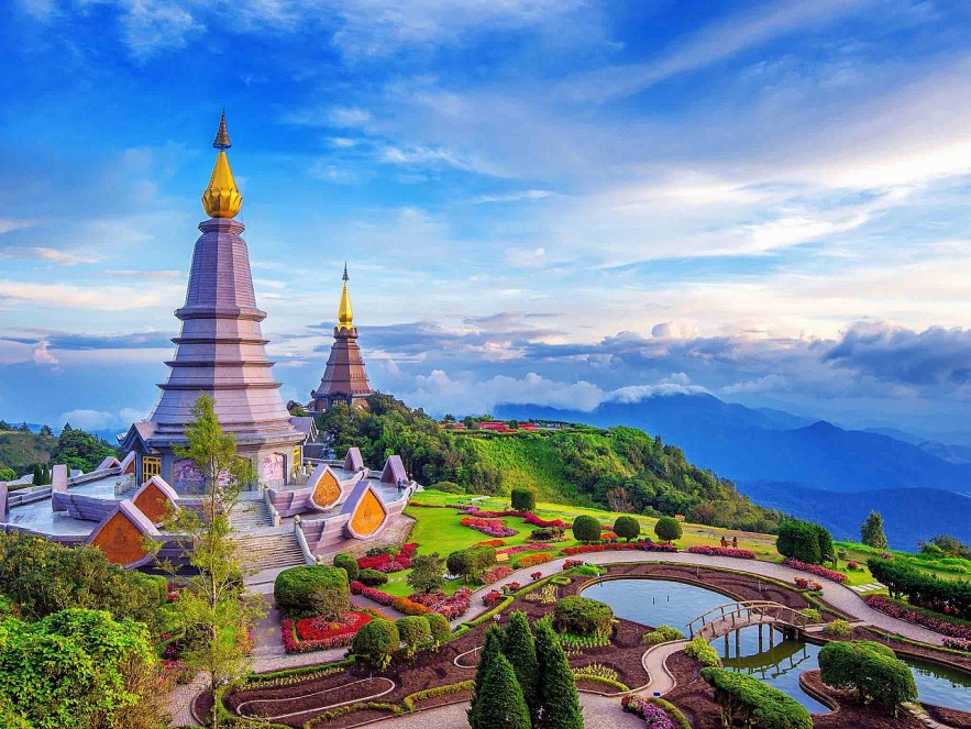 Which Southeast Asian Countries Have Opened Doors to Vietnamese Tourists?