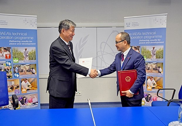 Vietnam-IAEA Sign National Program Framework on Technical Cooperation