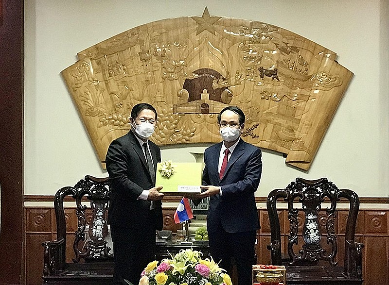 Quang Binh and Laos Provinces Strengthen Relationship
