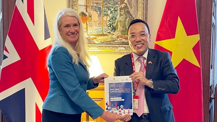 'Vietnamese Days in UK' Impresses British Audiences