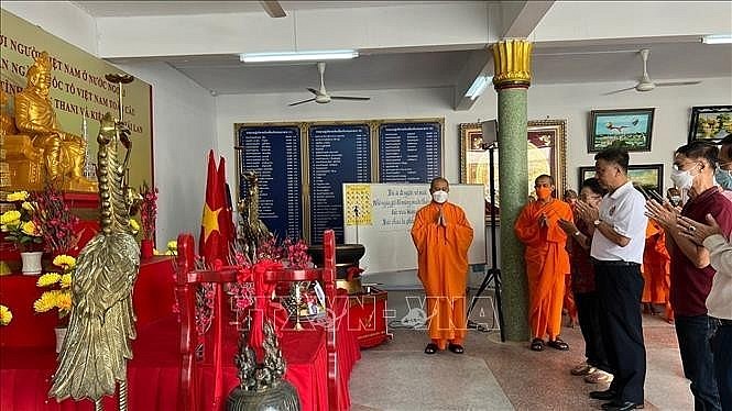 Overseas Vietnamese Pay Tribute to Hung Kings