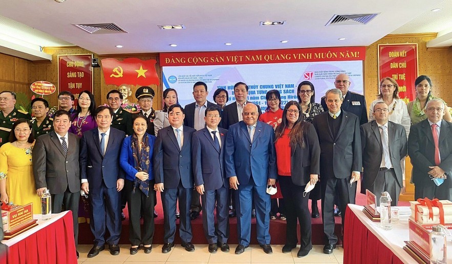 Vietnam and Cuba Tighten Faithful Relations