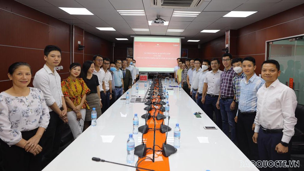 Overseas Vietnamese in Czech Republic, Tanzania support Covid-19 vaccine fund