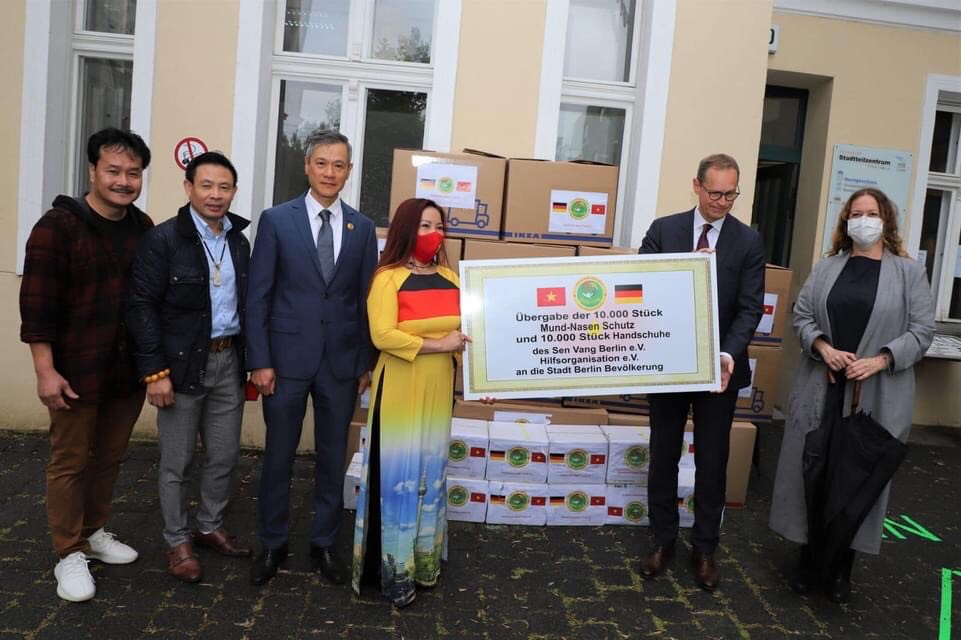 Overseas Vietnamese in Israel, Germany support Vietnam against Covid-19
