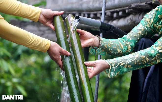 Bamboo-tube rice: a specialty of Vietnam's Northern mountains - Video
