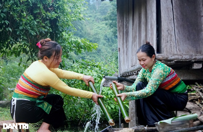 Bamboo-tube rice: a specialty of Vietnam's Northern mountains - Video