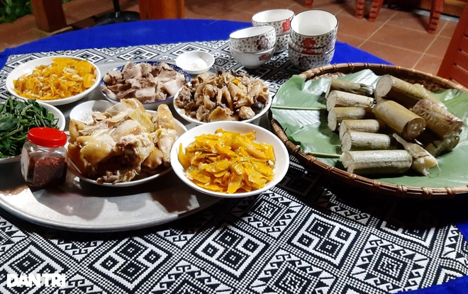 Bamboo-tube rice: a specialty of Vietnam's Northern mountains - Video