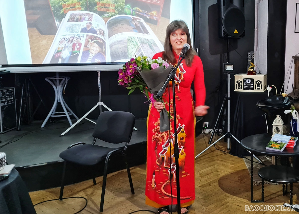 Bulgarian journalist writes 'Vietnam Miracle' book