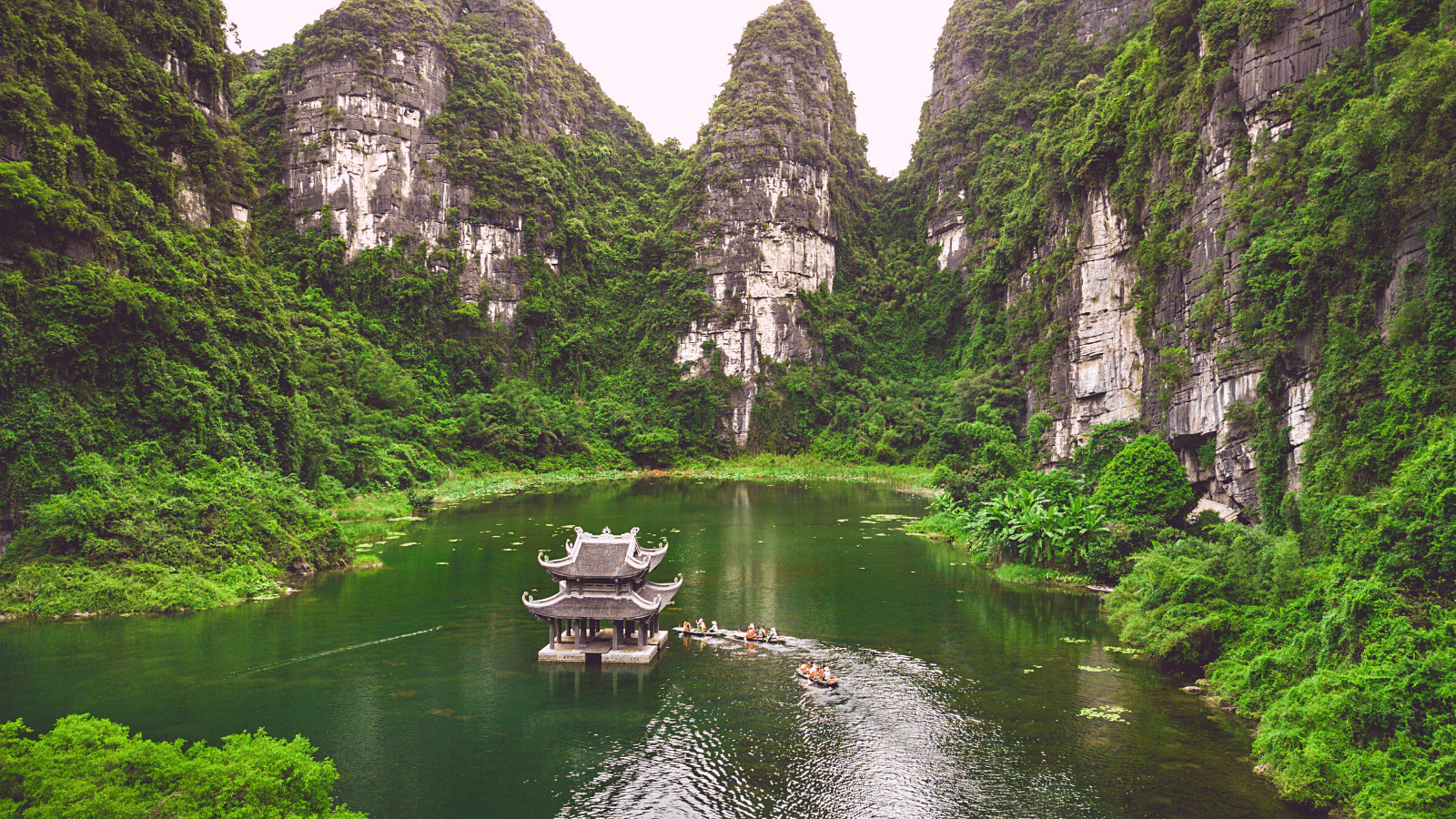 Top 10 Best Places to Visit in Vietnam - Video