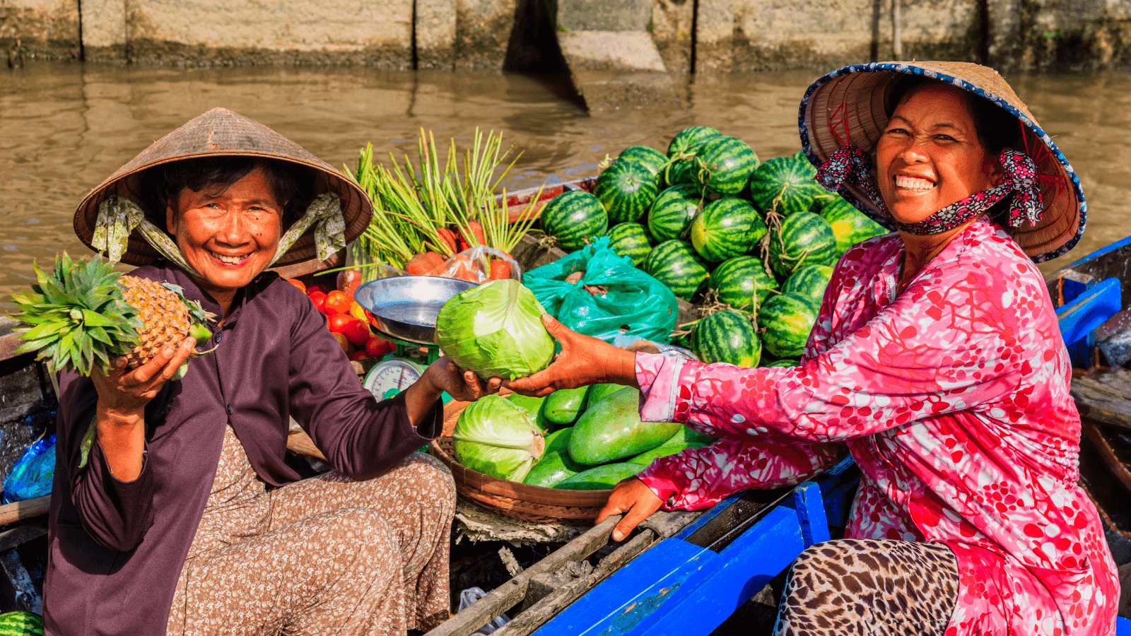 Floating market in Mekong Delta. Photo: bestpricetravel