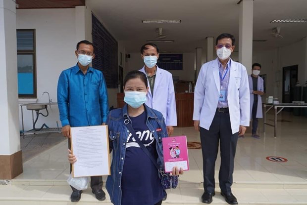 The 31-year-old woman on the day of discharge from the hospital. Photo: VNP