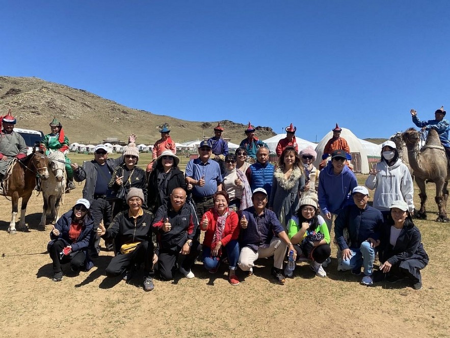A  group of Vietnamese tourists visit Mongolia. Photo: Vietravel