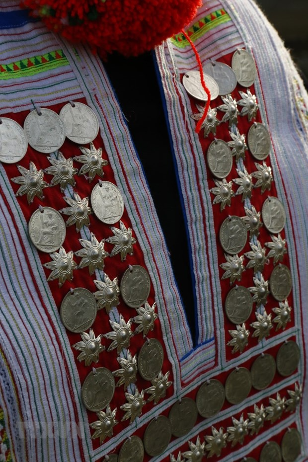Unique Traditional Costumes of Red Dao People