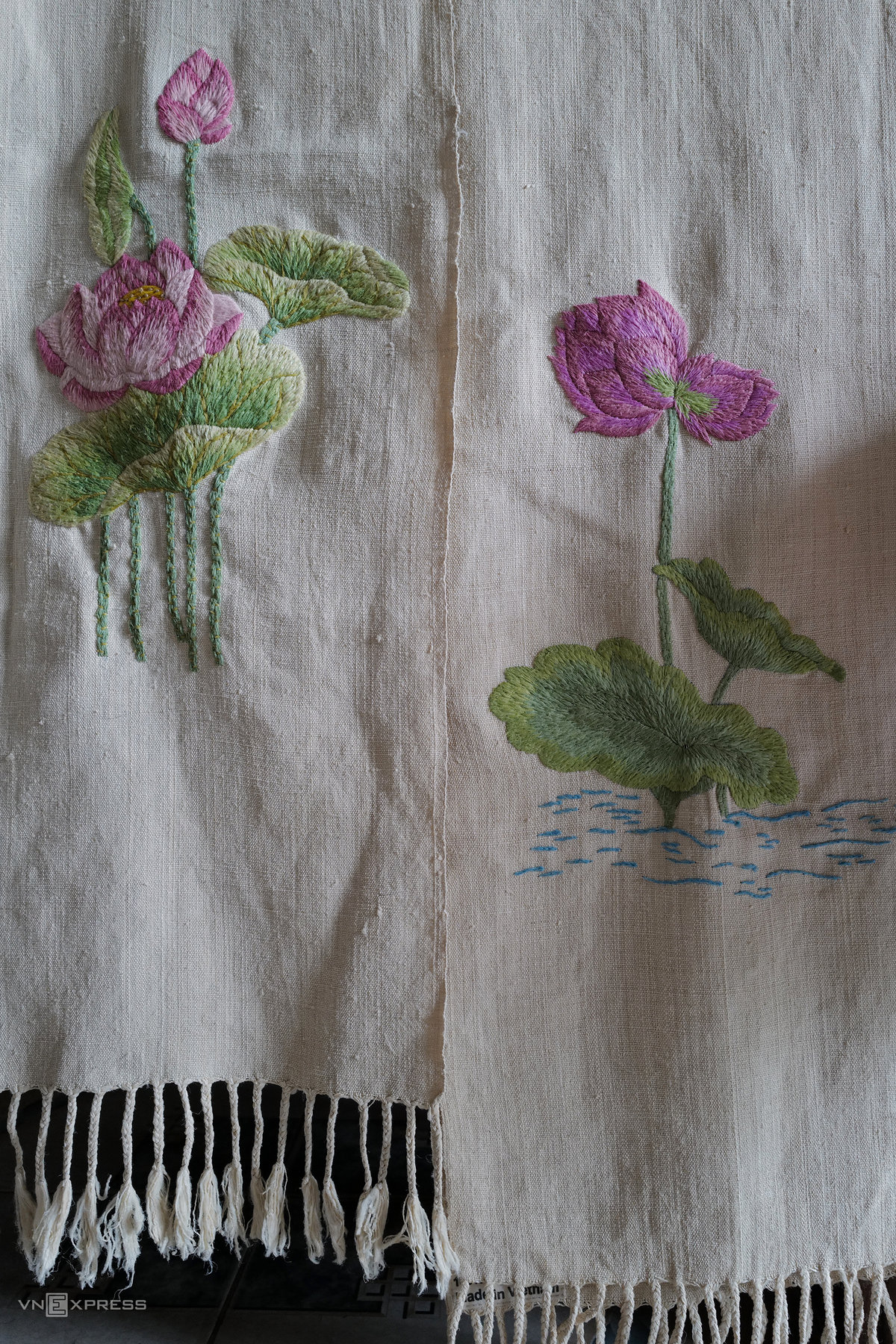 Vietnamese Artisan Weaves New Lotus Silk