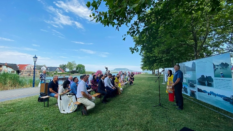 Hungarian Photographer Brings Images of Vietnamese Culture to Fonyód City