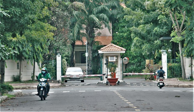 In Photos: Foreigners Social Distancing in Vietnam