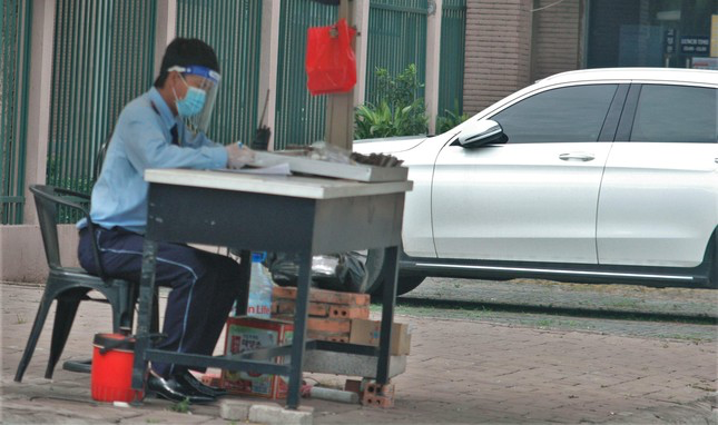 In Photos: Foreigners Social Distancing in Vietnam