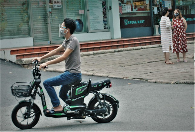 In Photos: Foreigners Social Distancing in Vietnam