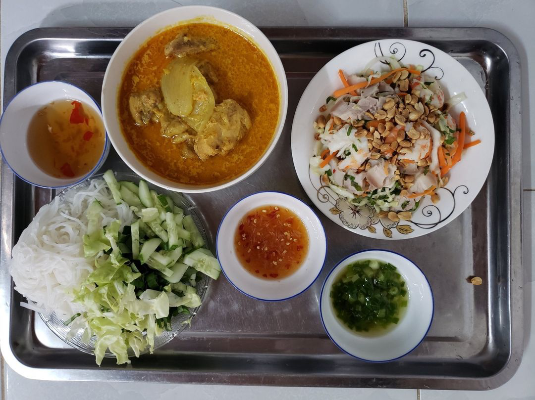 Social Distancing at Home: What Do Young People Eat?