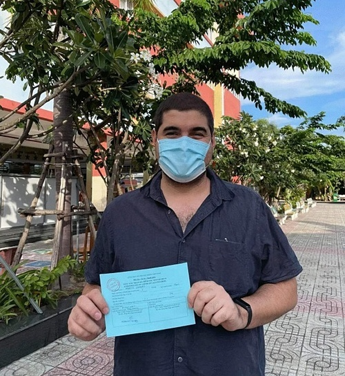 Foreigners Get Early Vaccinations in Ho Chi Minh City
